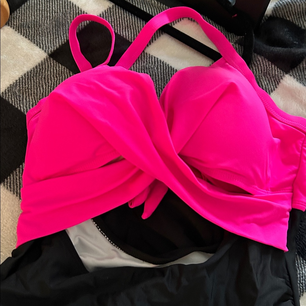 EoMenie Pink and Black One Piece Swimsuit NWT - Picture 8 of 8